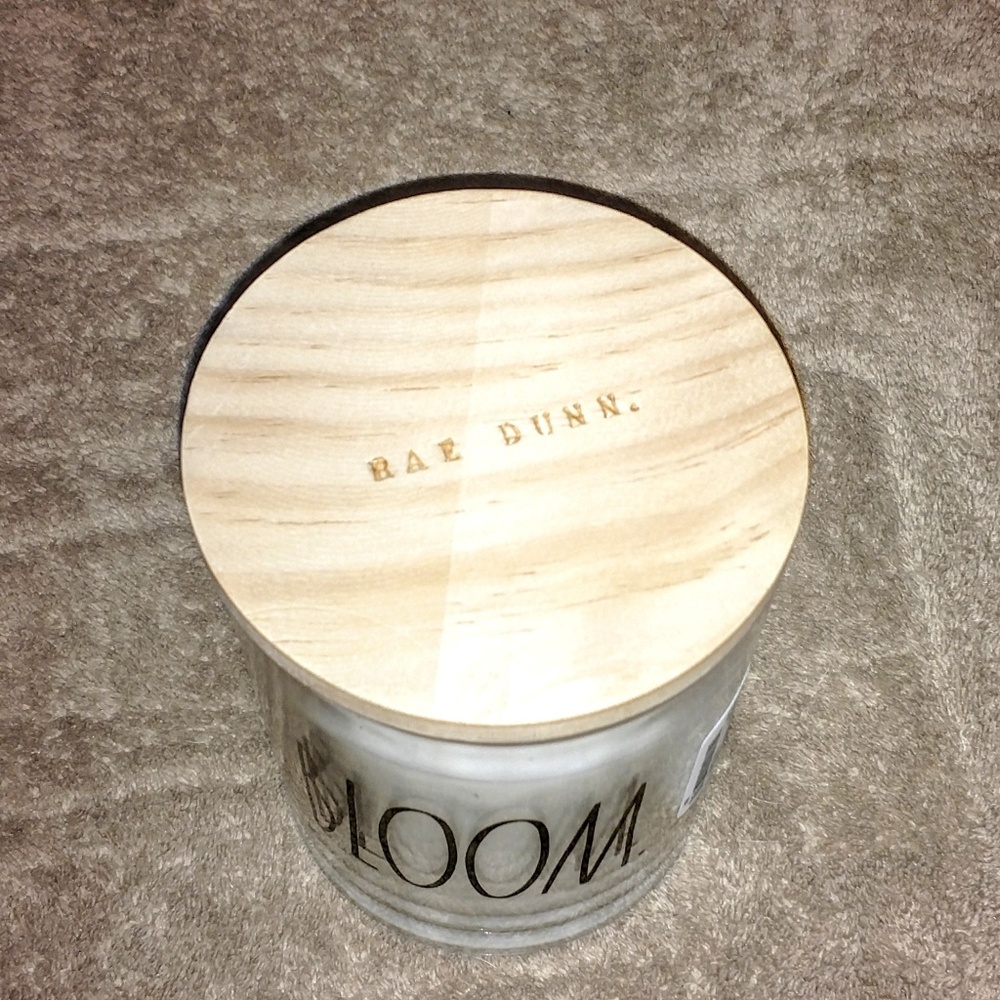 Rae Dunn candle